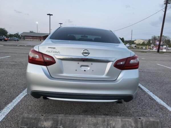 Nissan Altima 2017 - Image 5